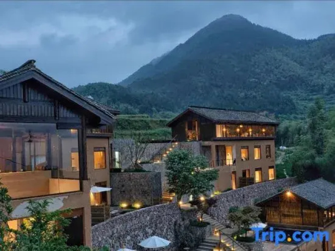 Jiushe Hostel