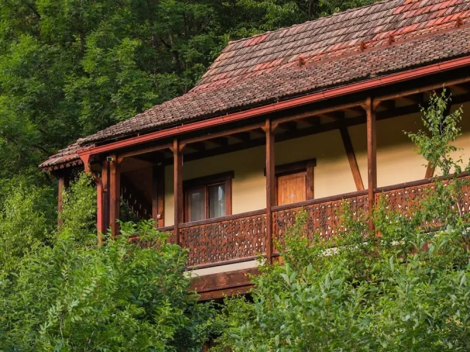 Classic Double room with balcony and with lake view