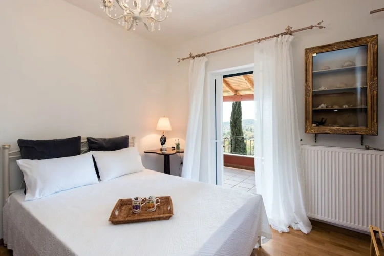 3 Bedrooms Cottage with balcony
