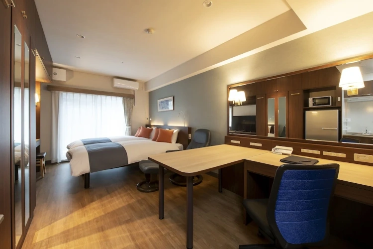 Standard Twin room with balcony