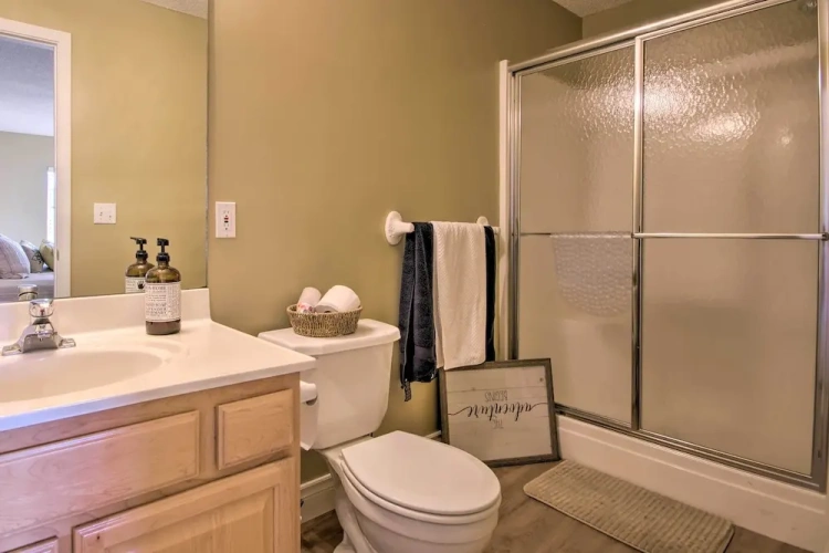 4 Bedrooms Apartment