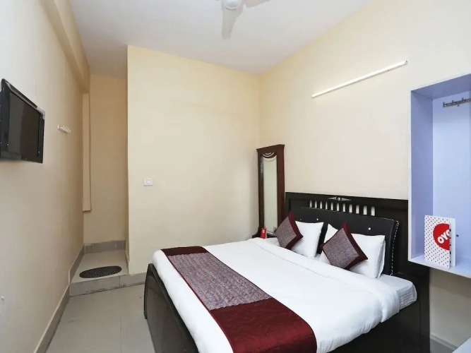 OYO 14639 Darshika Guest House