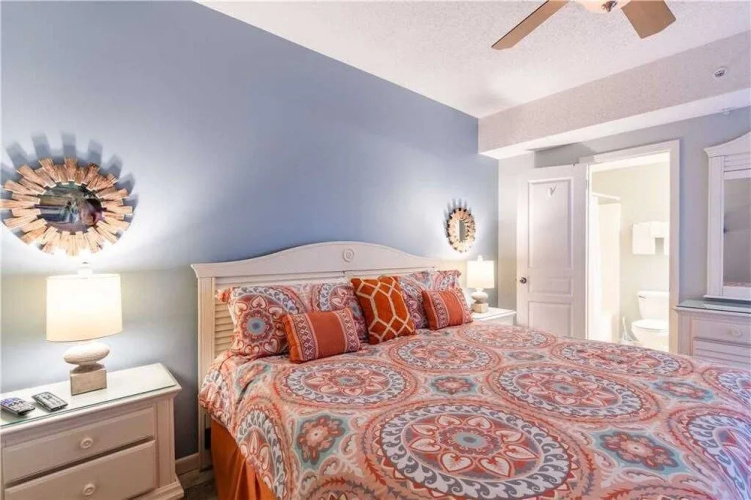 Phoenix X 1202 - 1 Br condo by RedAwning