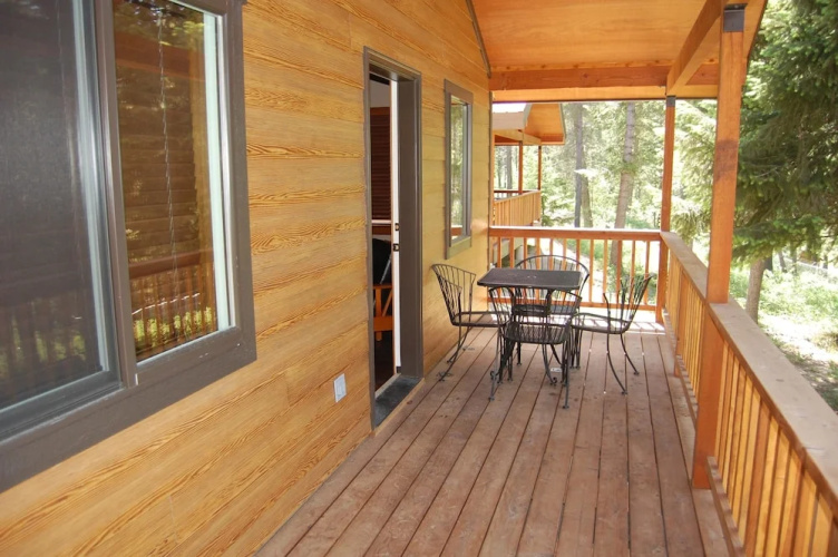 Historic Tamarack Lodge & Cabins