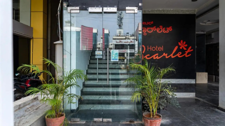 Hotel Scarlet