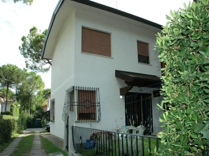 3 Bedrooms Villa with garden view