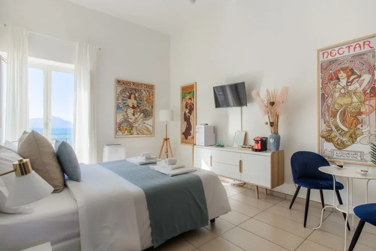 Luxury Double room with balcony and with sea view
