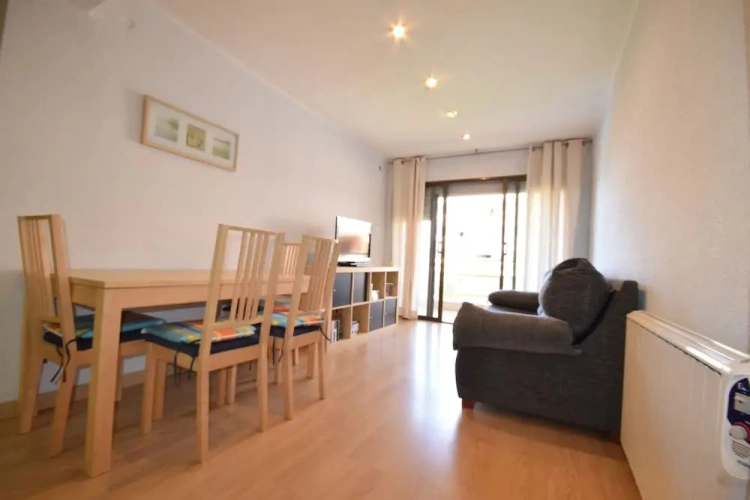 3 Bedrooms Apartment beachfront