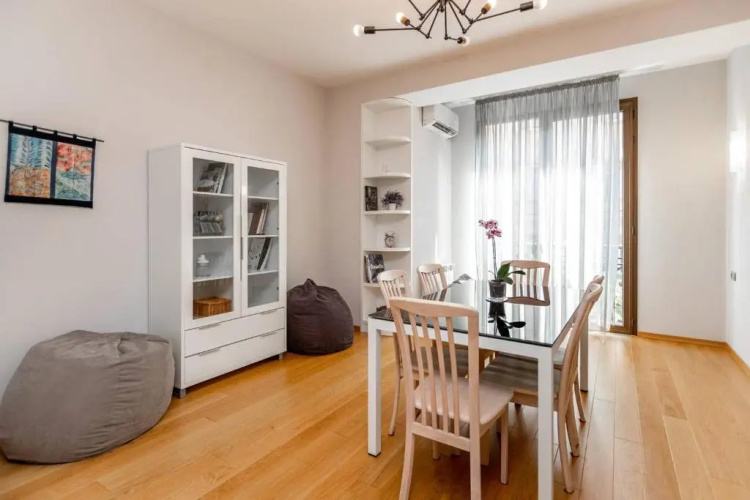 Wehost Spacious place near Rustaveli