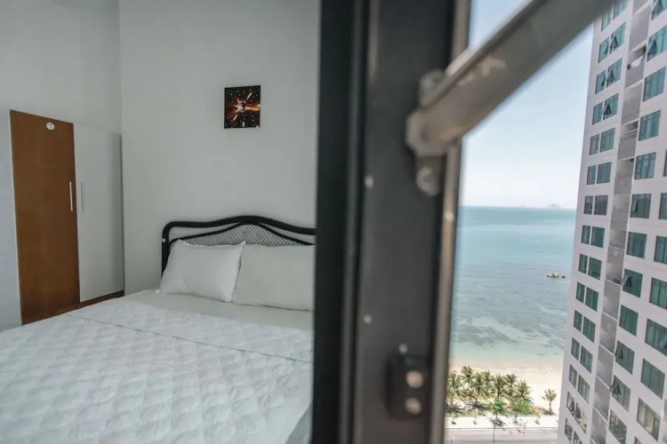 Beach Front Oceanous Apartment