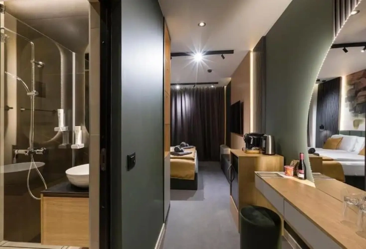 Deluxe Double room with city view