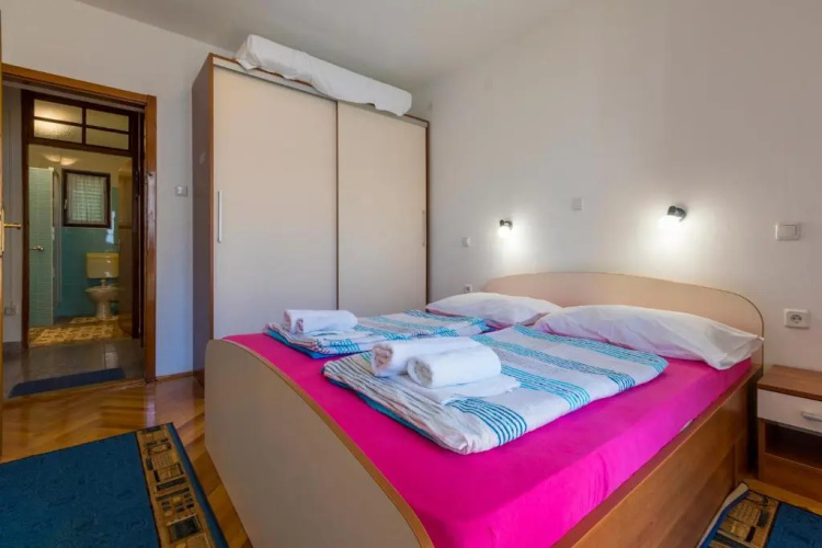 Apartment Katnić 1-2-3