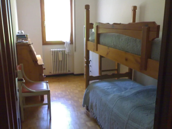 6guests-skiing-mountainviews-fireplace-freeparking