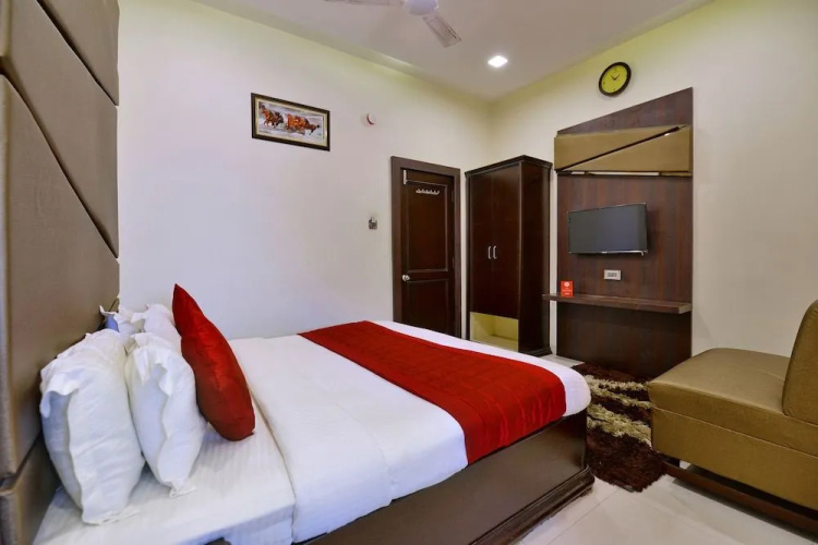 FabHotel Anandam