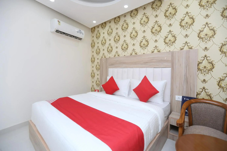 Capital O 18853 Hotel Mega