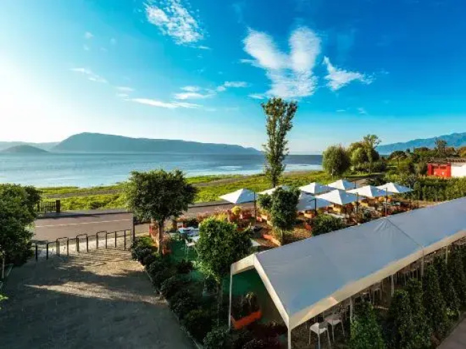 Dali Hanyue Lakeside Seaview Inn