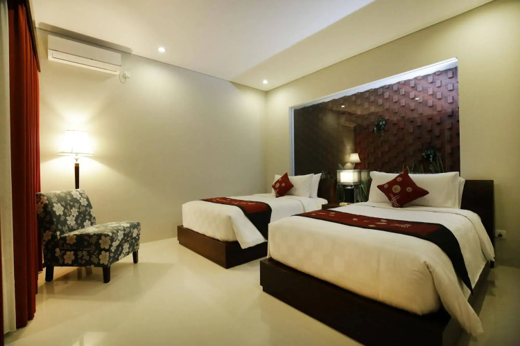Royal Nyanyi Villa