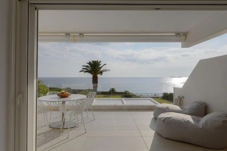 Luxurious Beachfront Villa Maira