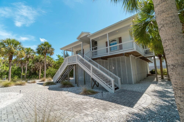 Sable Palm Hidden Gem 4 Bedroom Home by Redawning