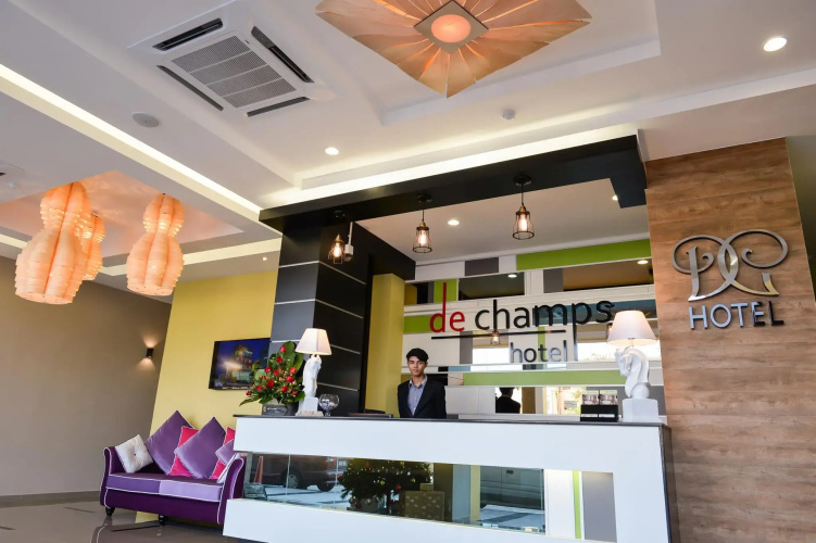 De Champs Hotel