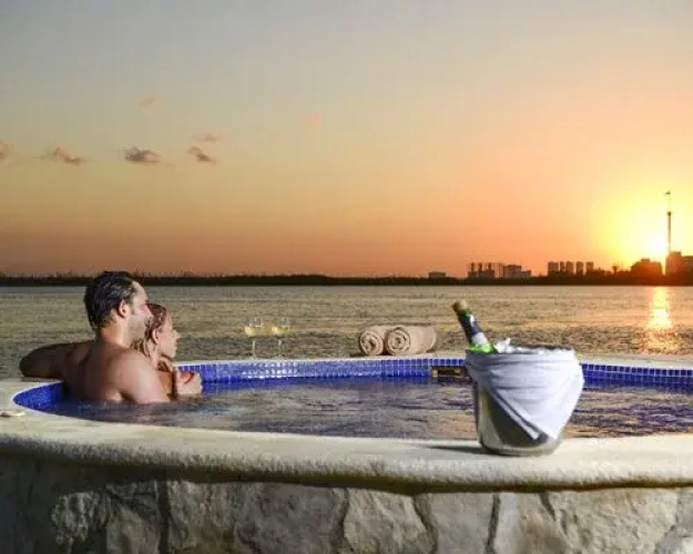 Sunset Lagoon, Cancún, Mexico