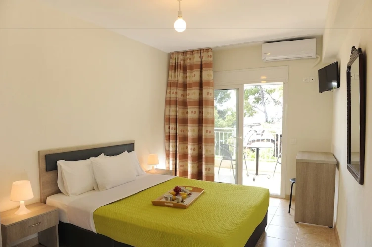 Standard Triple room with balcony and with sea view