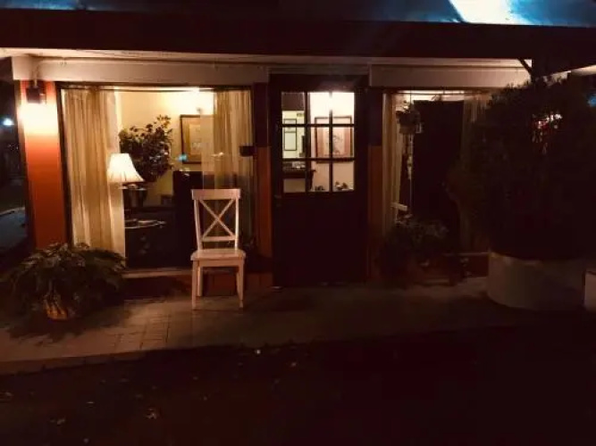 Cheshire Motor Inn