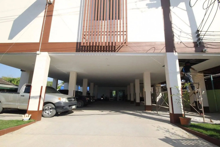 Siriwat Apartment
