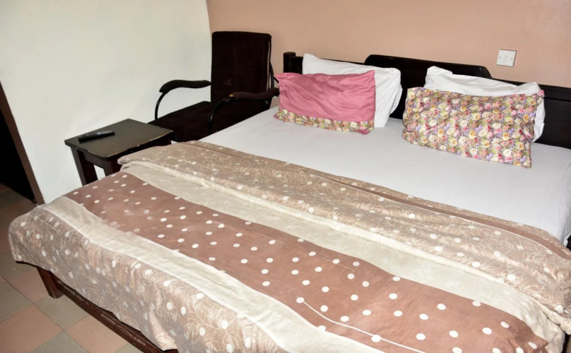 De Kings Suites Hotel