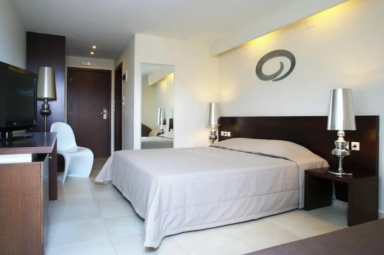 Standard Triple room with balcony