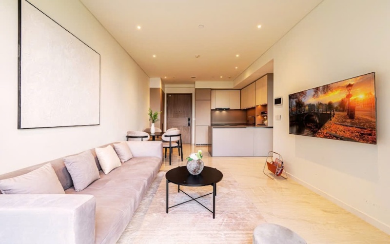 1 Bedroom Luxury Apartment with balcony and with city view