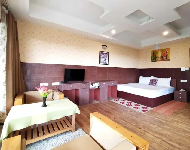 Premium room with land view