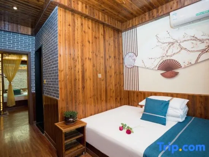 Deluxe Family Suite