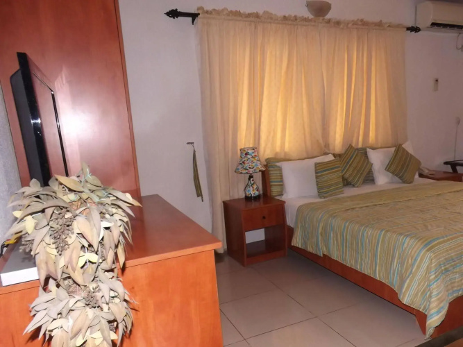 La Playa Suites