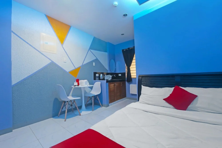 OYO 896 Silverio Suites
