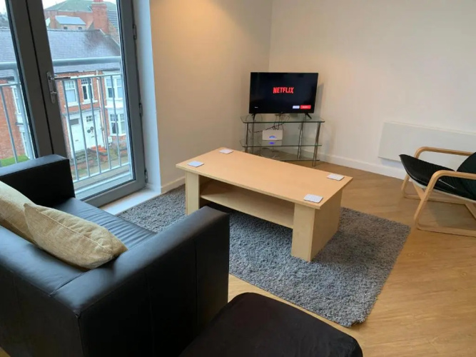 Central Darlington 2 Bed Apartment With Parking
