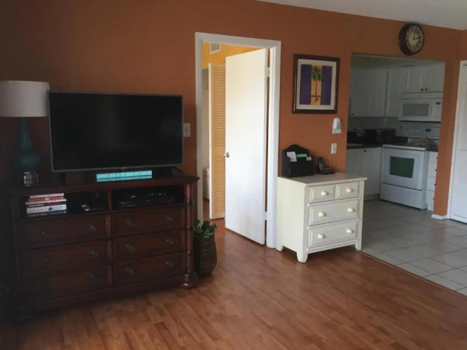 Crescent Arms Condominiums