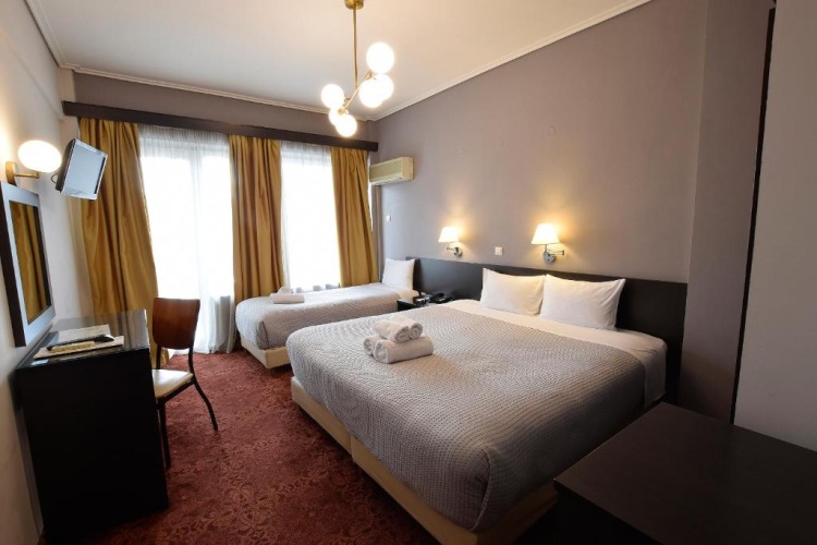 Standard Triple room