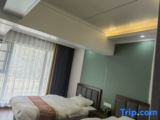 Standard Twin room with river view