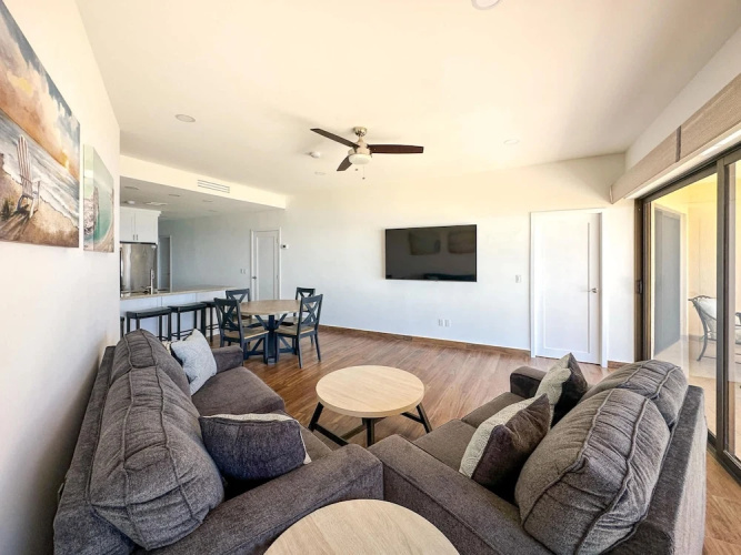Steps to Sandy Beach Pool Renovated 2BR Condo