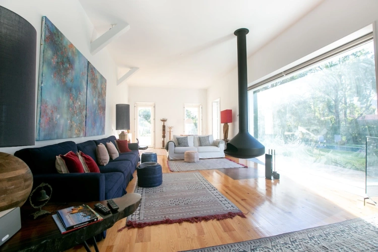 5 Bedrooms Villa