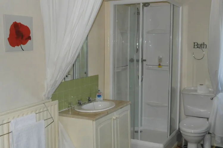 Crown Lodge Bed & Breakfast