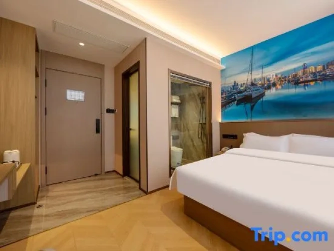 Standard Double room with city view