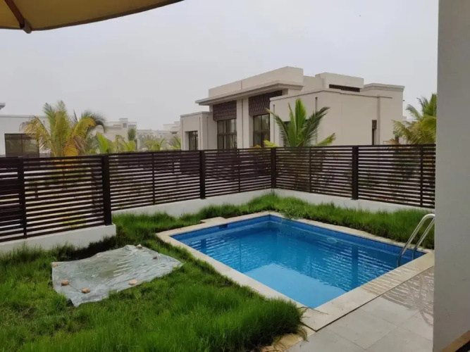 One-bedroom Oasis With Pool View