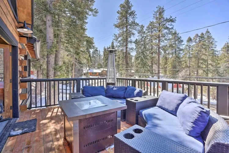 4 Bedrooms Cottage with balcony
