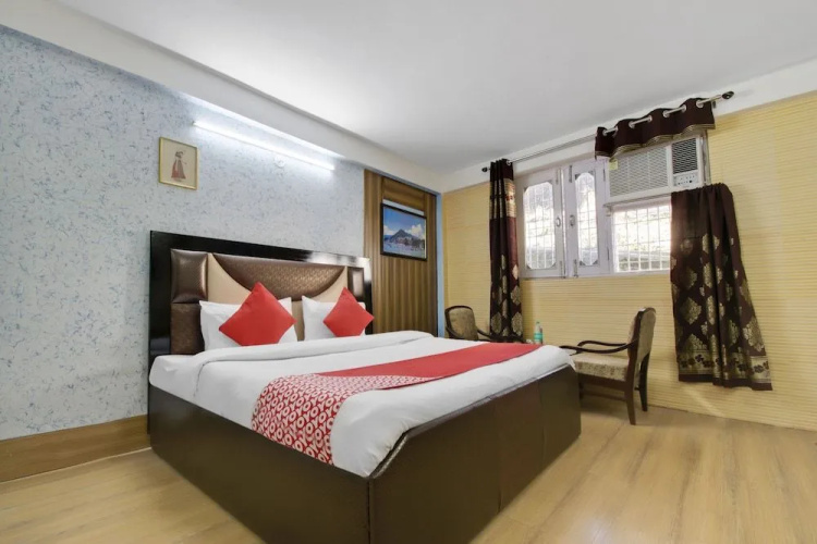 Capital O 11741 Hotel Nest