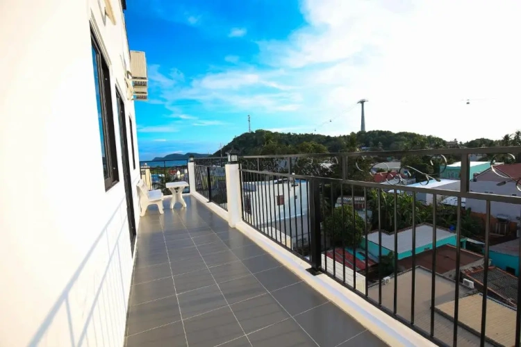 Standard Quadruple room with sea view