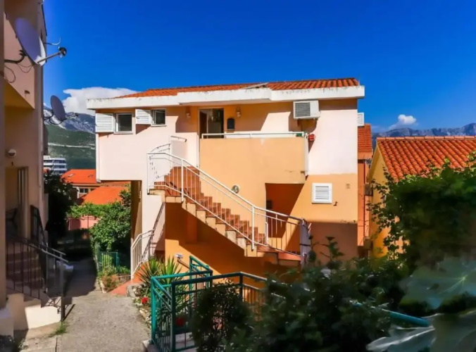 Relaxing Apartment on Budva Coastline