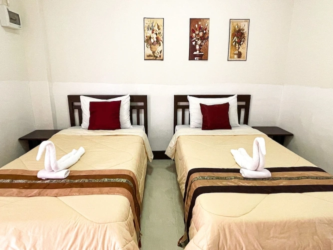 Standard Twin room with balcony