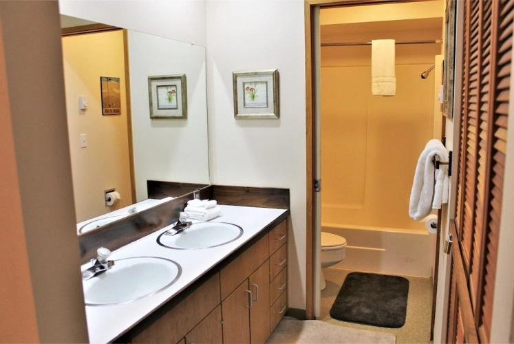 2 Bedrooms Cottage